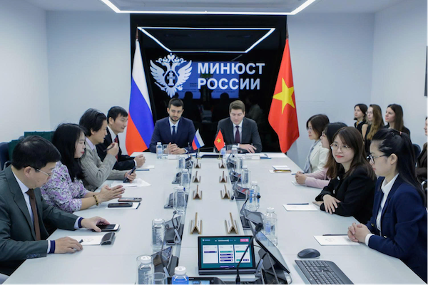 Đoàn học tập, nghiên cứu kinh nghiệm của Liên bang Nga trong hoàn thiện cấu trúc hệ thống pháp luật và phát triển nguồn nhân lực của Bộ Tư pháp